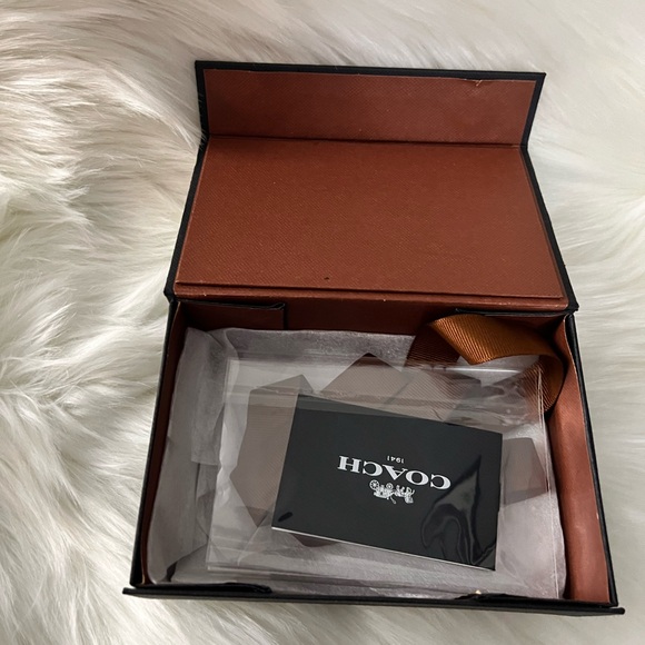 Disney Coach Mickey Phone Wallet Lmtd Edition - Picture 5 of 9